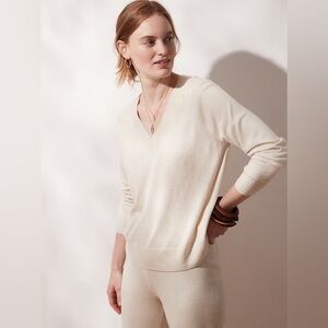 Banana Republic V Neck Cotton Blend Women’s Ivory Sweater- Size XS